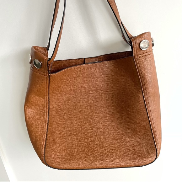 Zara Basic Tote - Picture 1 of 6